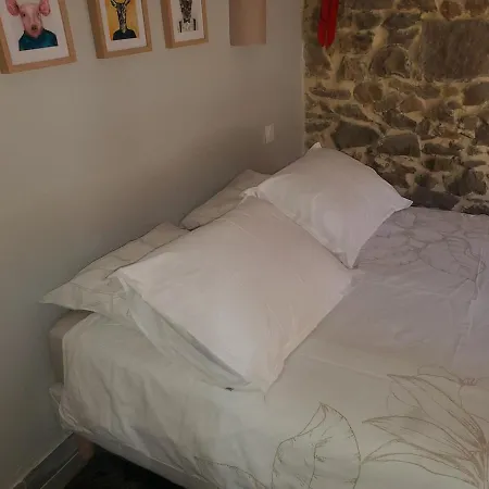 Apartment De Caractere Independant Avec Cour Attenante *